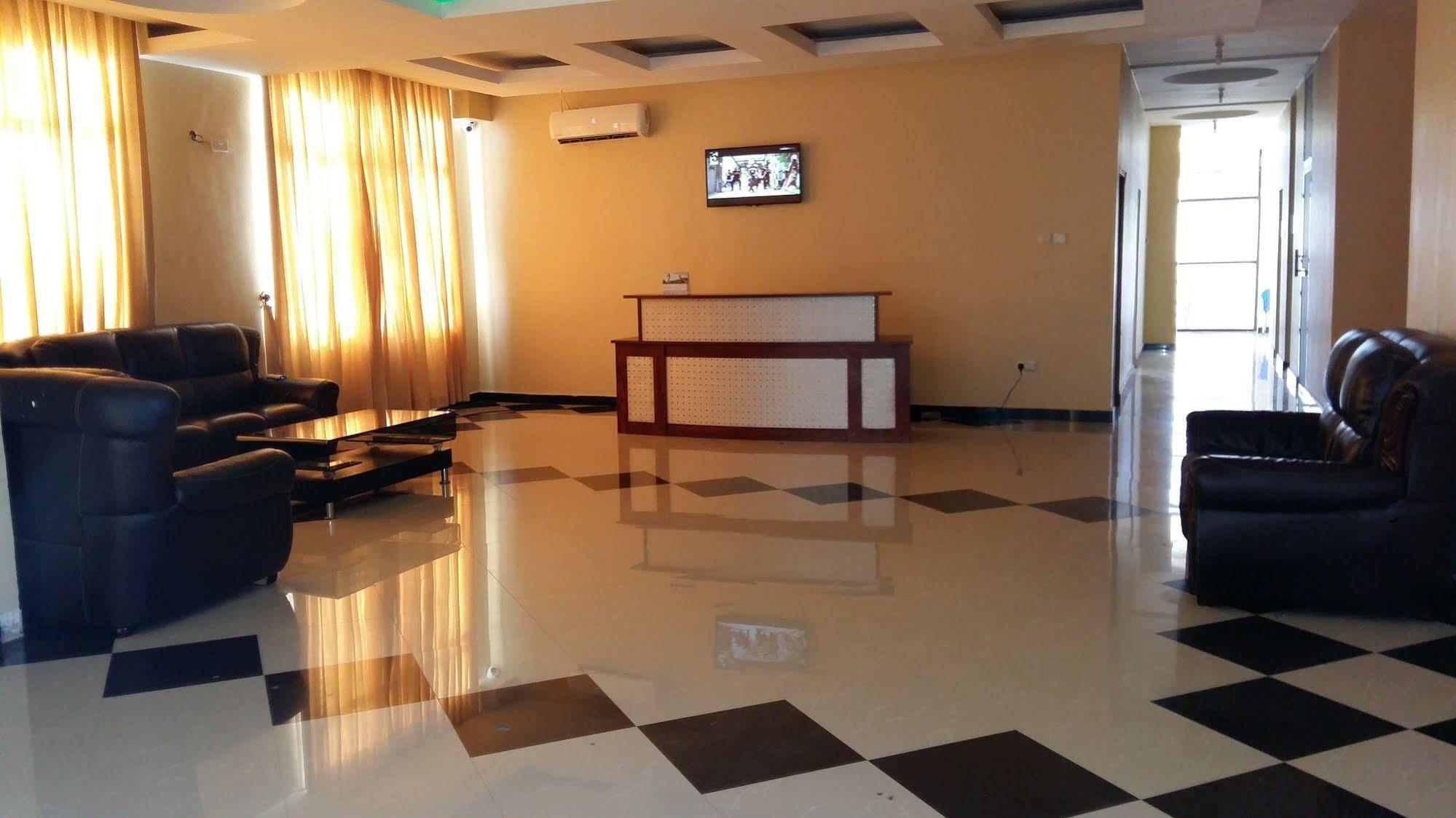 Hotreef Airport Hotel Dar es Salaam Buitenkant foto